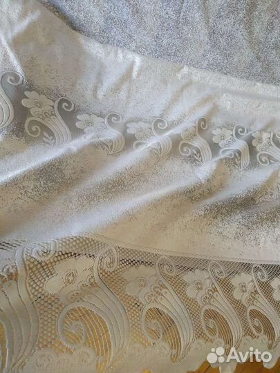 Тюль с вышивкой и лабрикеном