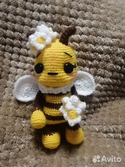 Пчела- ручная работа