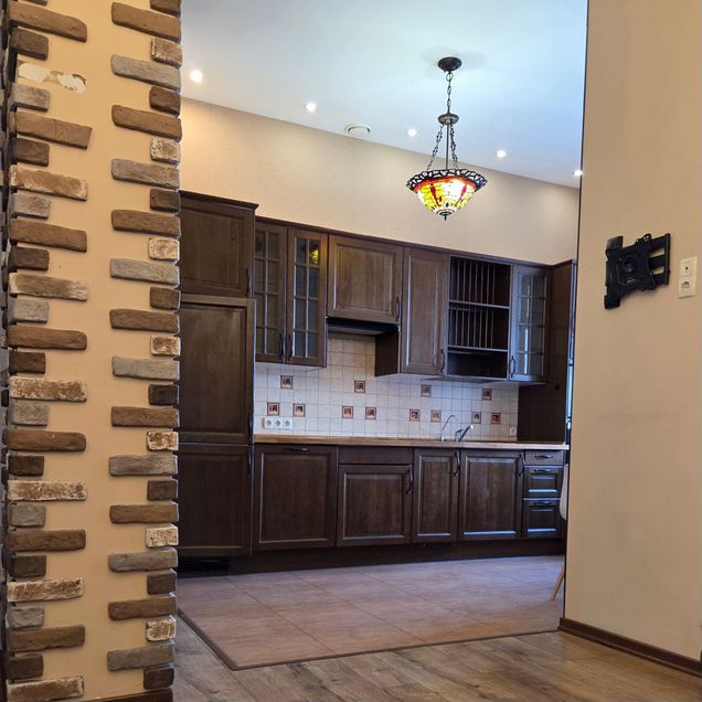 5-к. квартира, 131 м², 2/5 эт.