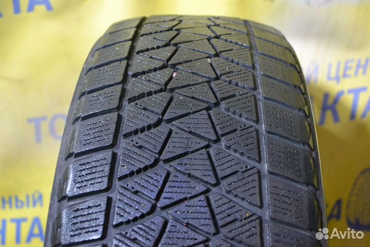 Bridgestone Blizzak DM-V2 215/60 R17