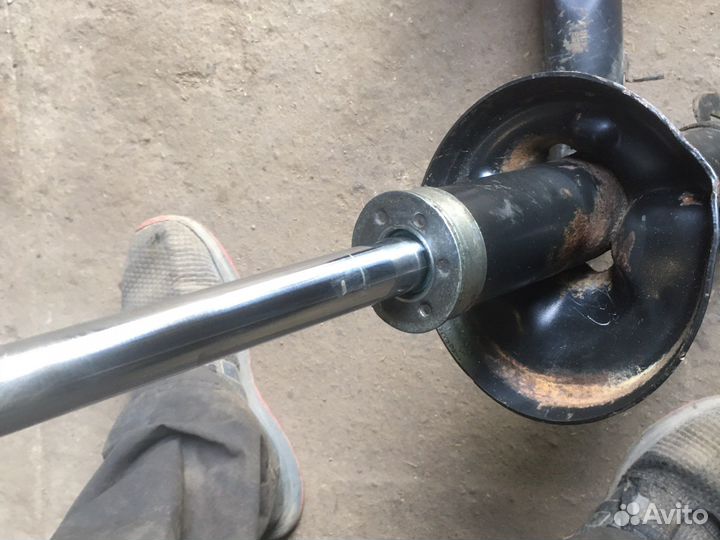 Амортизатор передний Гольф 4 Ауди А3 Октавия 1