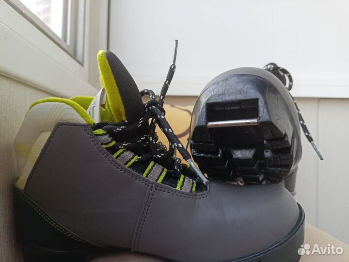 Лыжные ботинки