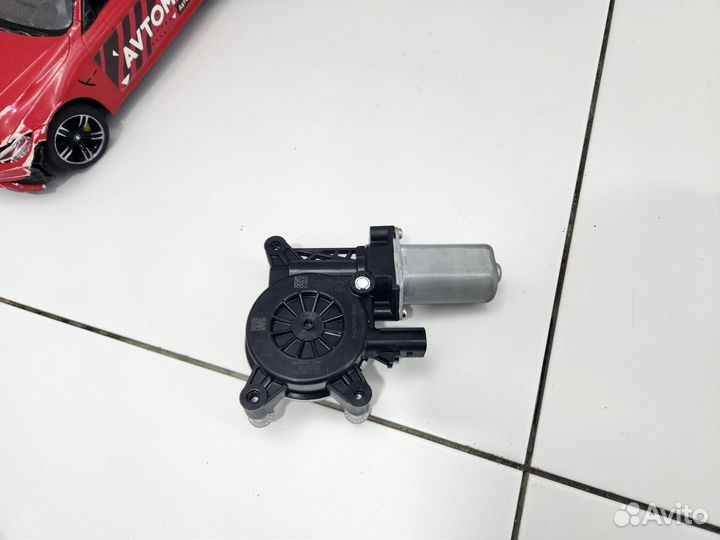 Моторчик стеклоподъемника передний правый 2023 SS1