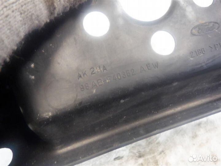 Обшивка багажника Форд Фокус 1