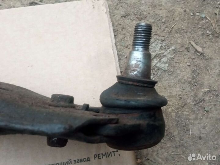 Рычаг передний правый нижний Volkswagen Golf 4