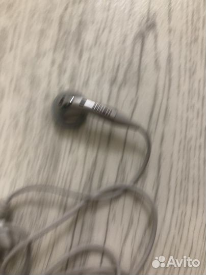 Проводной наушник samsung