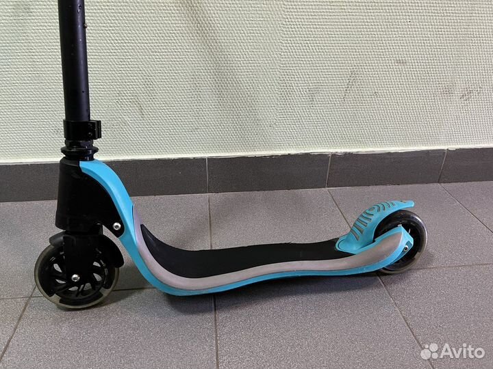 Самокат детский со светящимися колесами