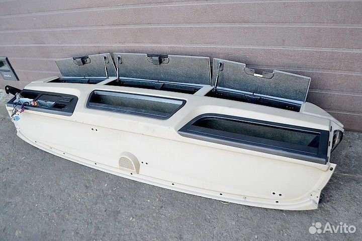 Верхнее салонное отделение для хранения, переднее