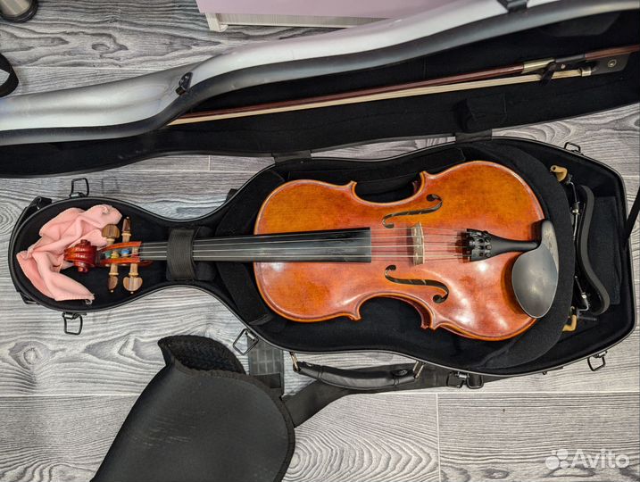 Альт Борис Ушев (Boris Ushev)