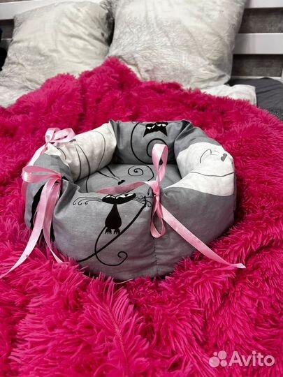 Лежанка для кошек