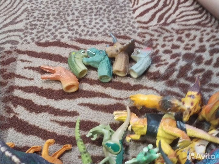 Динозавры игрушки