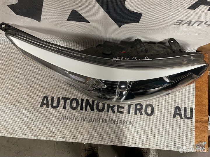 Фара правая Kia Ceed 92102A2040