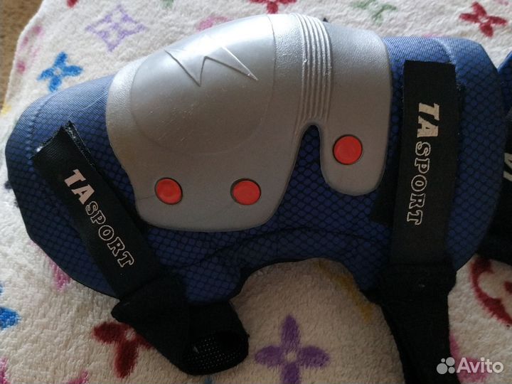 На доставке Наколенники. Времён СССР