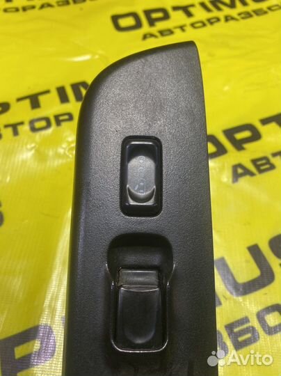 Правая кнопка стеклоподъемника Opel Frontera B