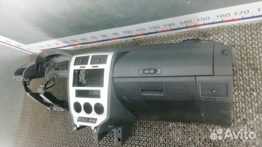 Панель приборов (торпедо) dodge caliber (6BR15IS01