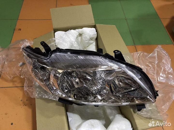 Фара toyota corolla 150 LH/RH 06-10