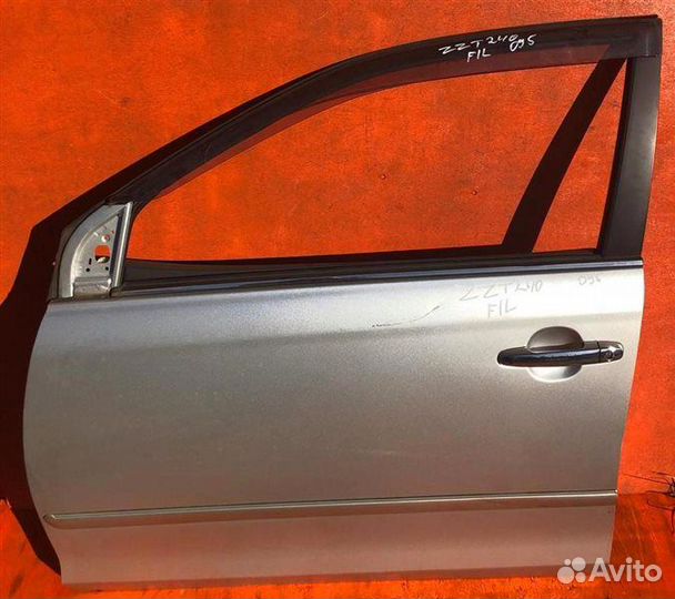 Стекло двери переднее левое Toyota Premio ZZT240