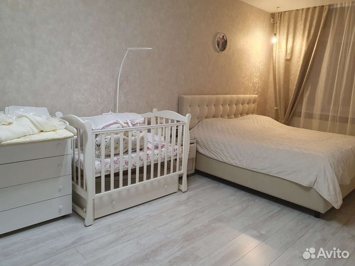 Детская кроватка с маятником Лель