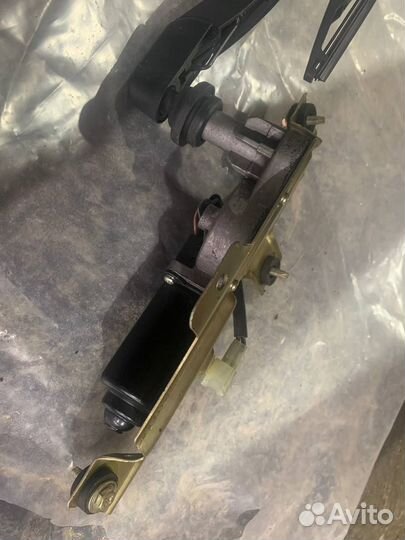 Задний моторчик дворников в сборе Lifan X60