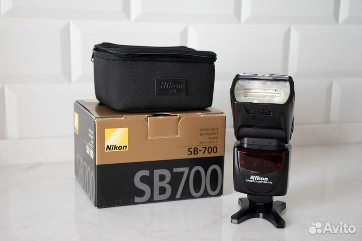 Вспышка Nikon Speedlight SB-700