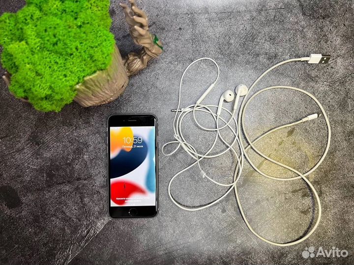 Телефон iPhone 6s