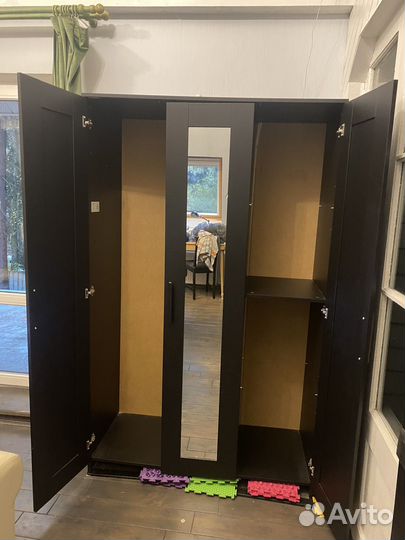 Шкаф платяной Икея