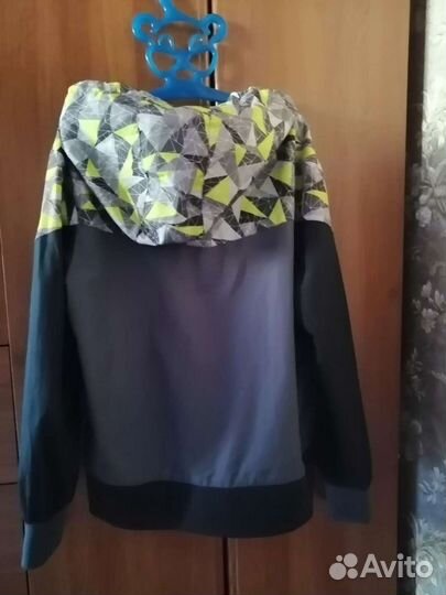 Олимпийка для мальчика 134-140 в хорошем состоянии