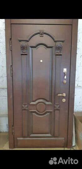 Входные двери в квартиру и дом 227