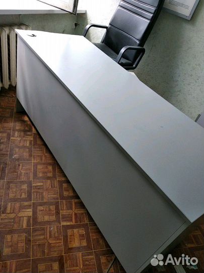 Стол письменный