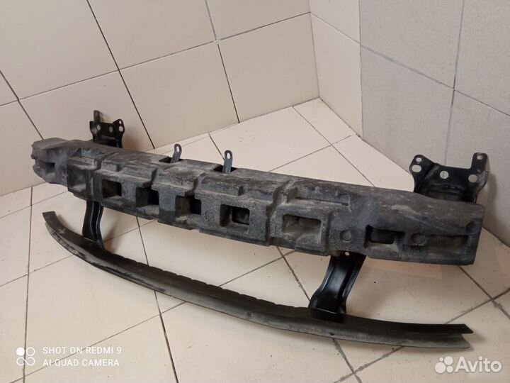 Усилитель бампера передний Volkswagen Passat B6