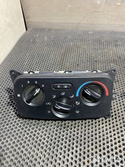 Блок управления климатом Jeep Liberty KJ Либерти