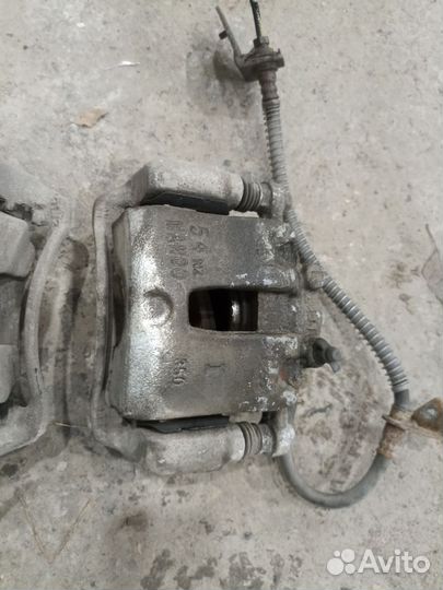 Тормозной суппорт передний Hyundai Solaris 2 17-20