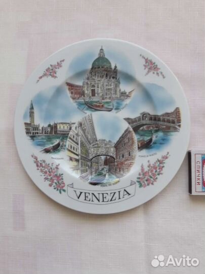 Сувенирные тарелки на стену