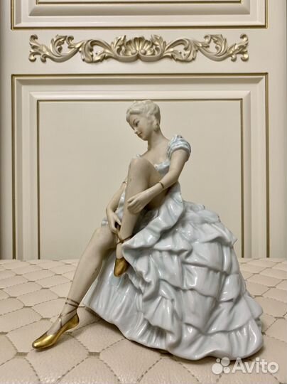 Статуэтка фарфор