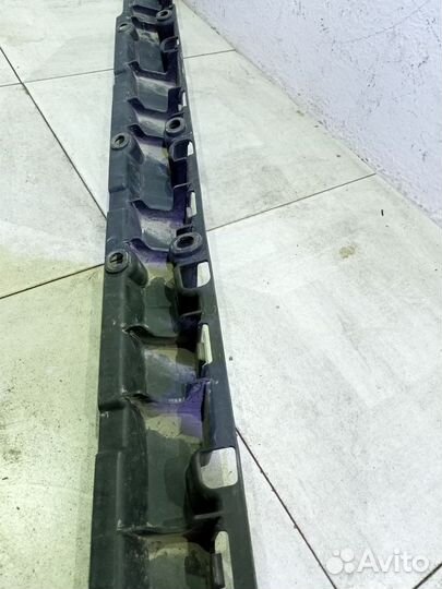 Кронштейн накладки порога