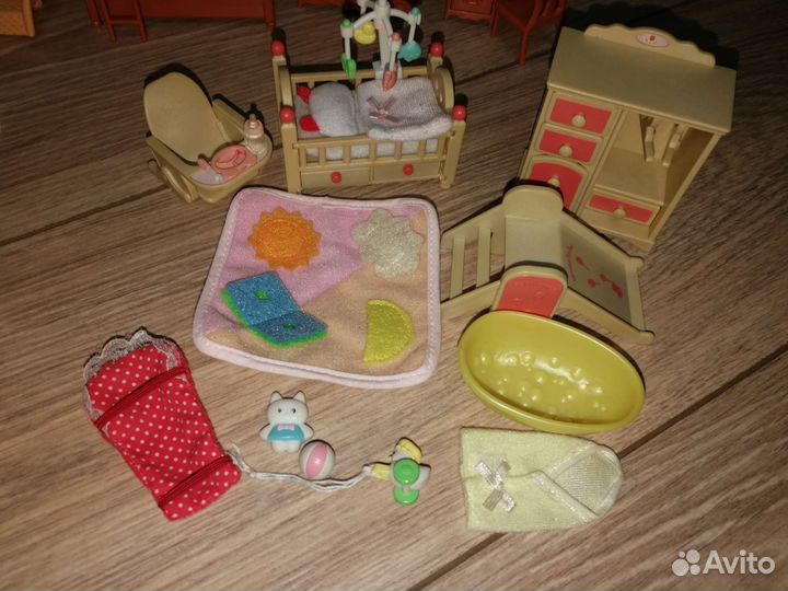 Sylvanian Families два дома и мебель