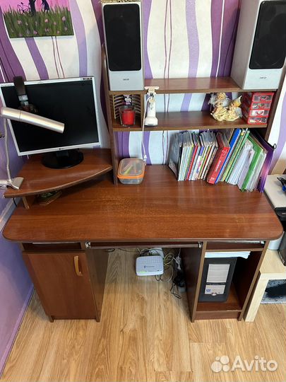 Компьютерный стол