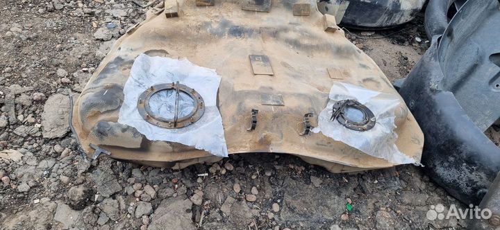 Бензобак на subaru tribeca