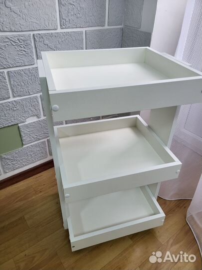 Тележка косметологическа. Этажерка на колесах