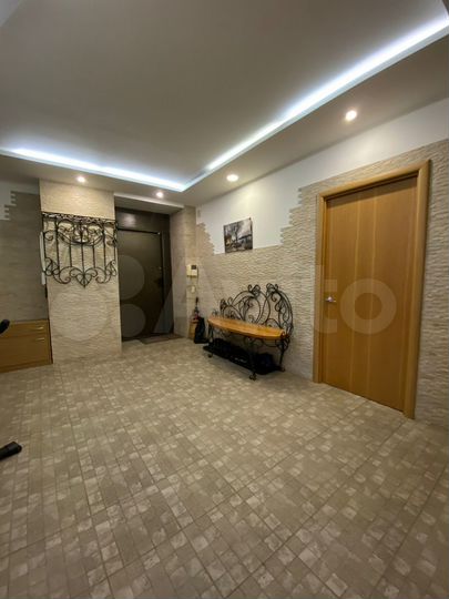 4-к. квартира, 130 м², 2/5 эт.