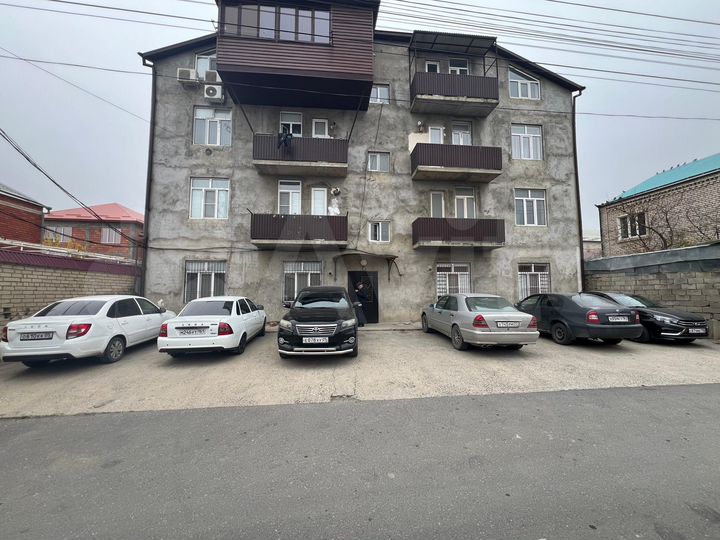 2-к. квартира, 80 м², 2/4 эт.