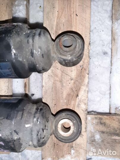 Стойки передние Subaru Outback B13 BP9