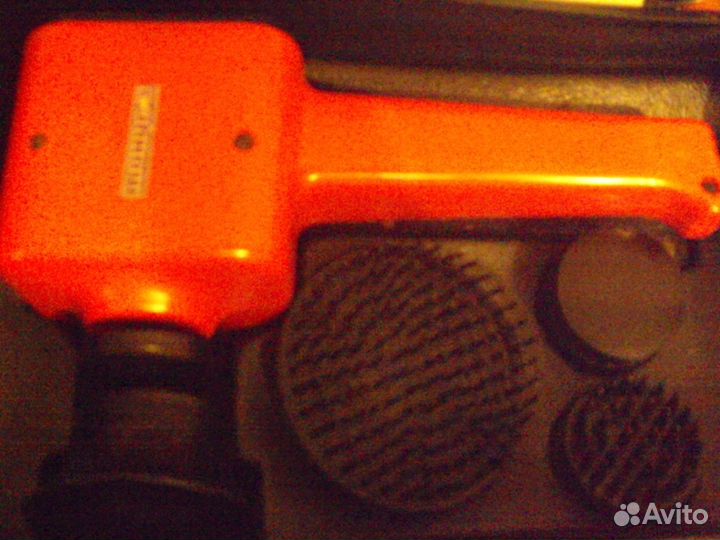 Электромассажёр в футляре