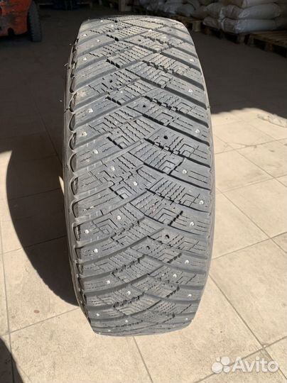 Goodyear UltraGrip Ice Arctic SUV 225/65 R17 102T