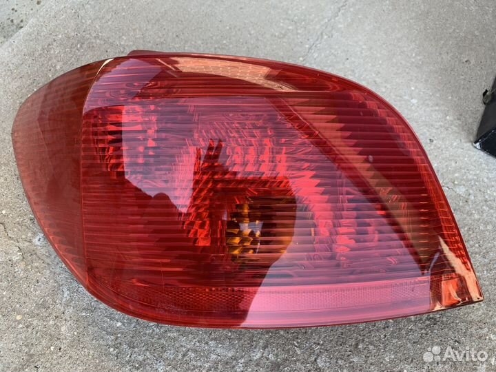 Фонарь задний peugeot 307