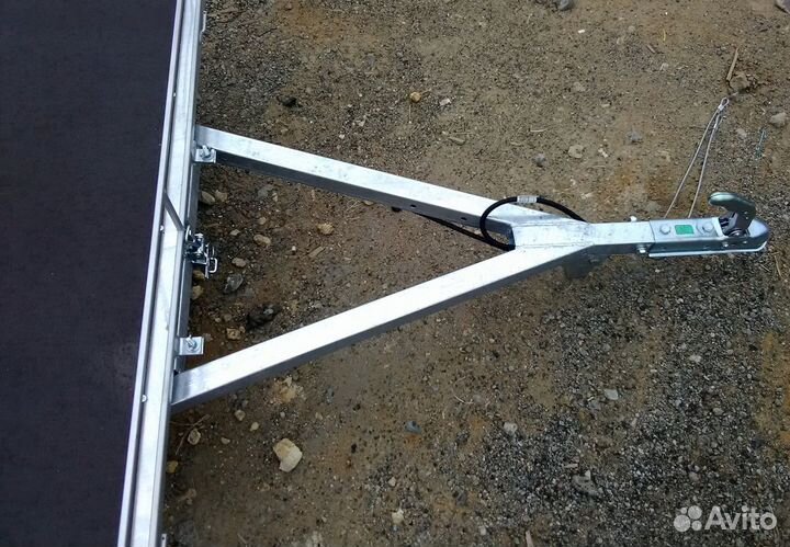 Прицеп легковой платформа 2м*1,3м