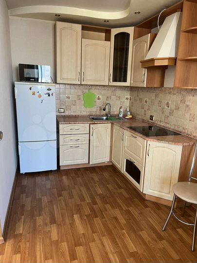 1-к. квартира, 42 м², 8/10 эт.