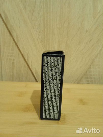 Лак для ногтей бордового цвета