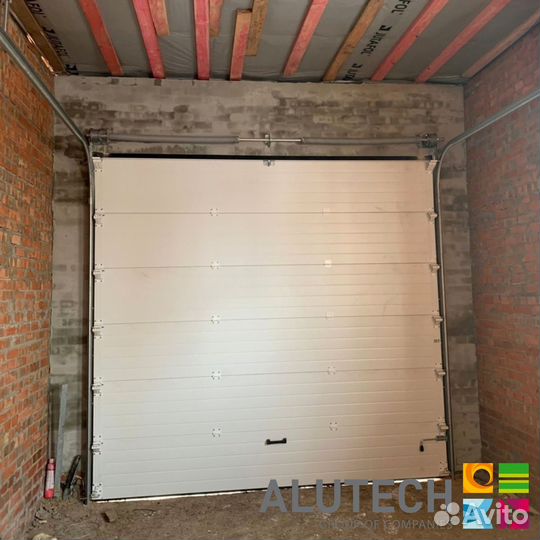 Секционные ворота alutech