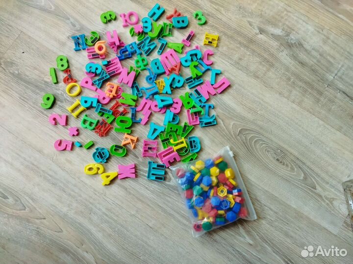 Буквы на магнитах